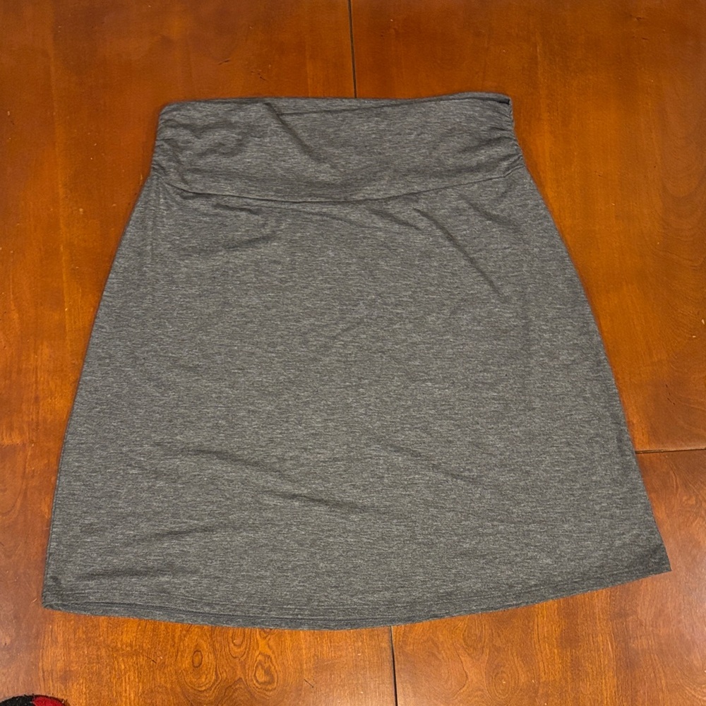 Lot of 2 Casual Midi Skirts. Size Large.  EUC - Picture 5 of 7